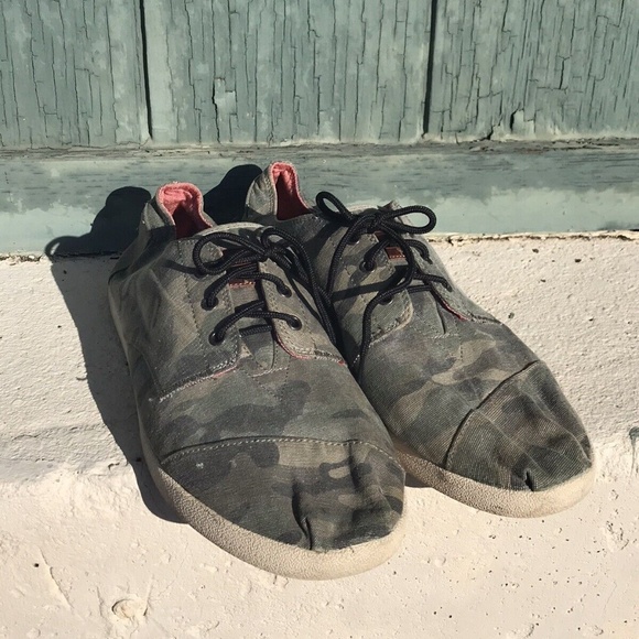 TOMS Camouflage Rover Slip On Lace Up Heritage Canvas Sneakers Shoes Men’s 14 - Picture 1 of 8